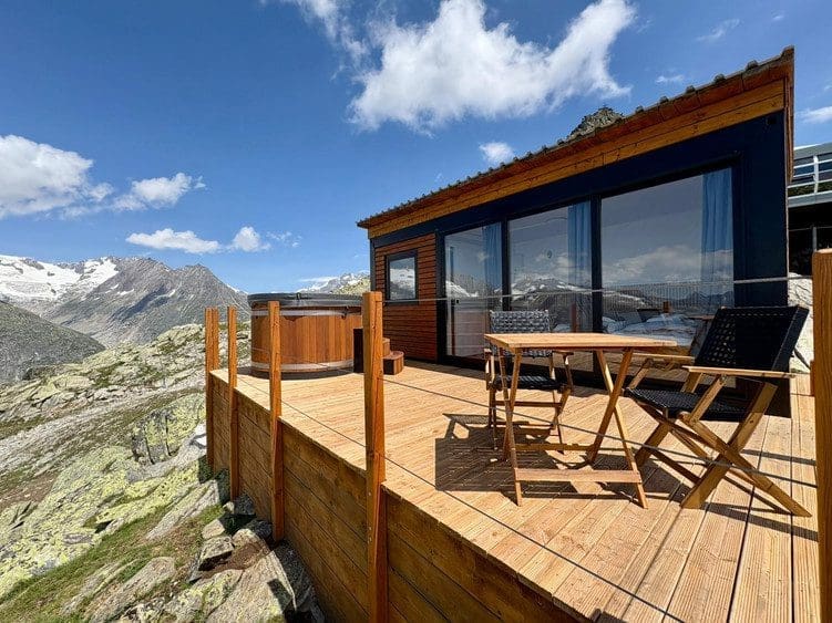 Cube Aletsch overlooking the Cube Aletsch, a high-altitude adventure retreat above the Aletsch Glacier in Switzerland. Hike, paraglide, and unwind in a private alpine sanctuary where every sunrise feels like a new beginning.