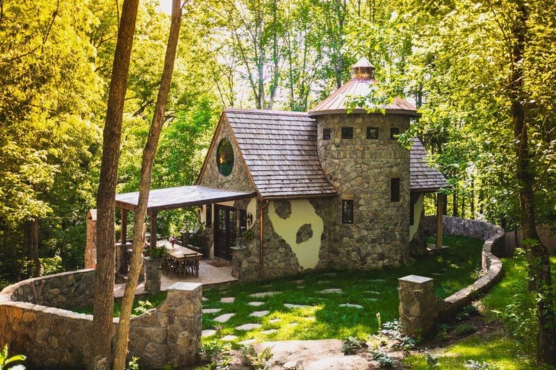 Vaughan_House_Cottage Vaughan House Cottage — a forest retreat and Virginia romantic getaway surrounded by ivy-clad stone walls and warm candlelight.